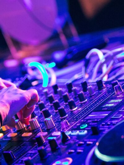 Entertainment & Performers